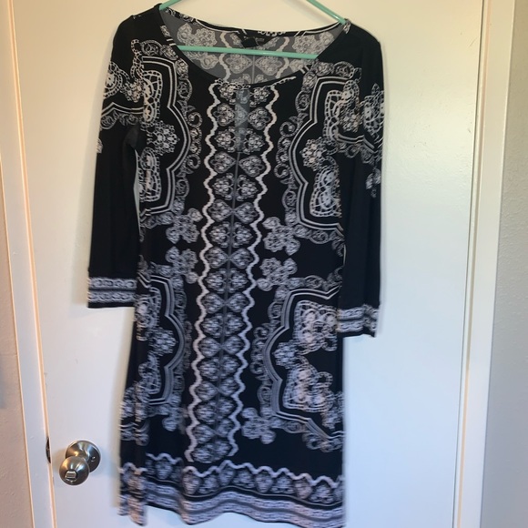 Black and white dress - Picture 3 of 3